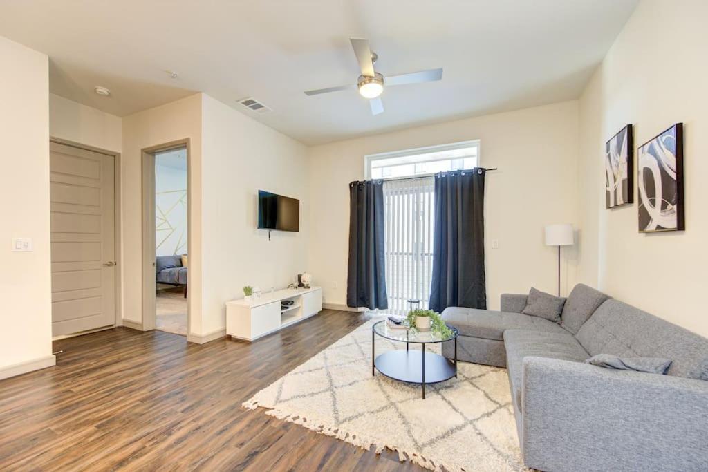Fancy Apt Downtown. Pool. Gym. Lounge. Pet Ok Houston Exteriér fotografie